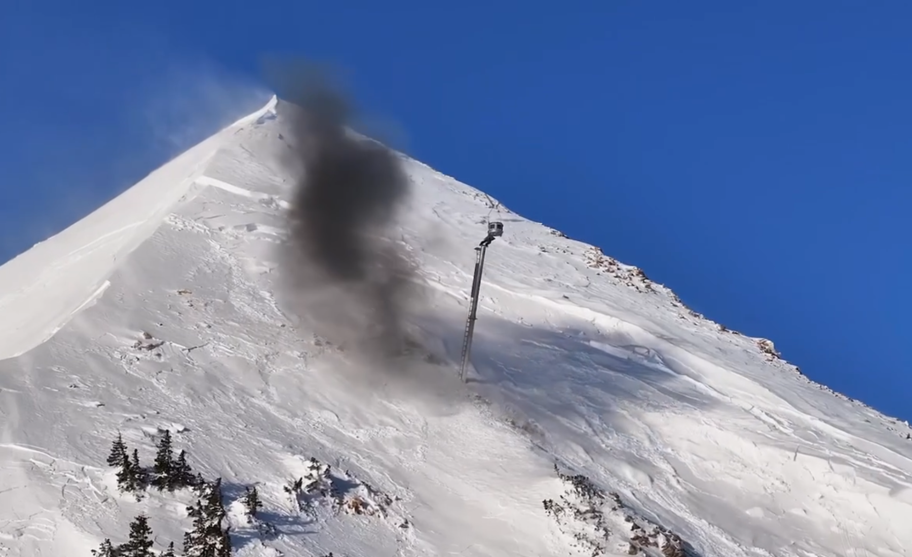 Ski-Utah-Snowbird-Wyssen-Tower-explosion-avalanche-mitigation.png